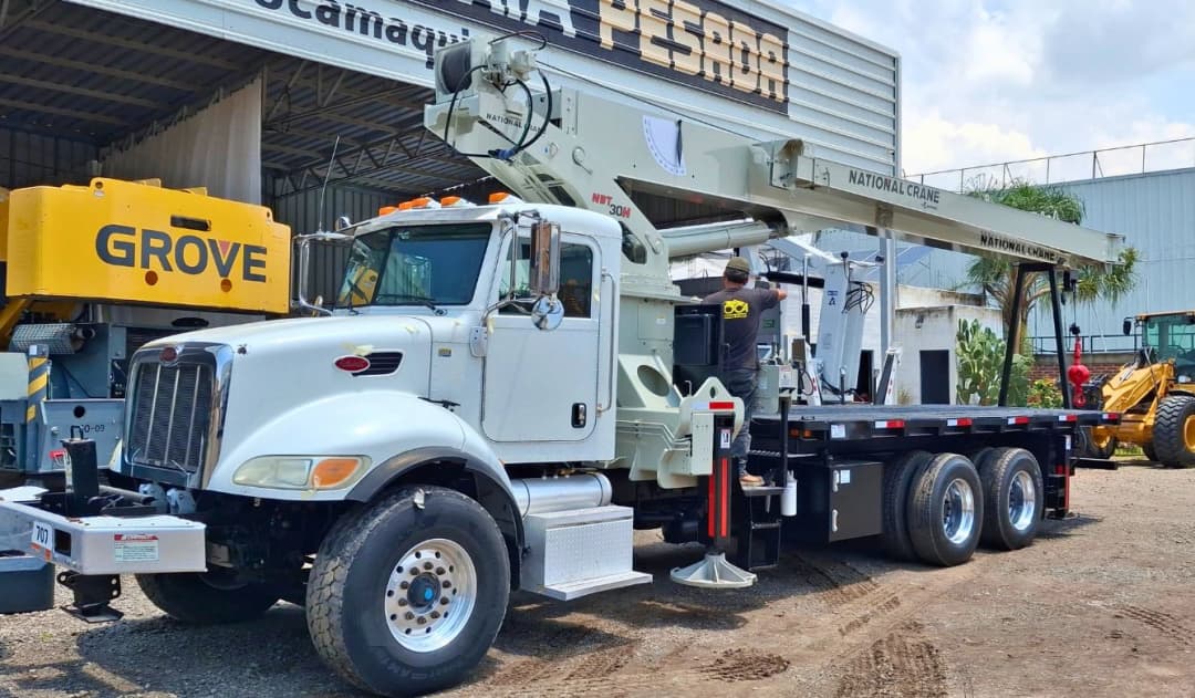 National Crane by Manitowoc 30 TN Peterbilt 2014 - imagen 3